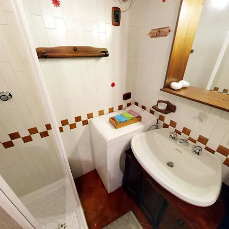 Centro - Casa Con 6 Posti Letto E Self Check-in Vicino Al Palaghiaccio *